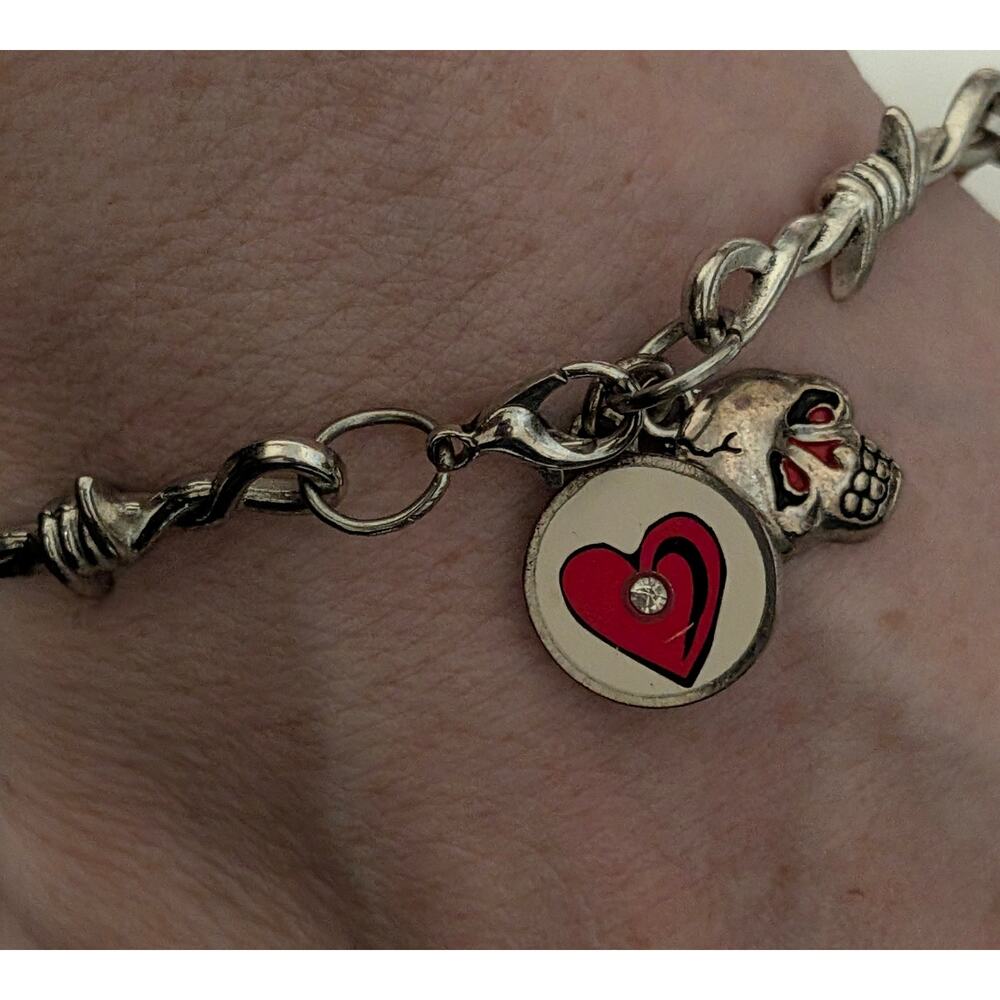 ED HARDY Skull & Bling Heart Charm Bracelet on Barbed Wire Chain Y2K Tattoo